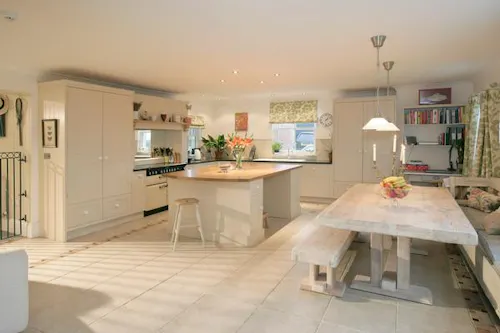East Stour country house, B1627