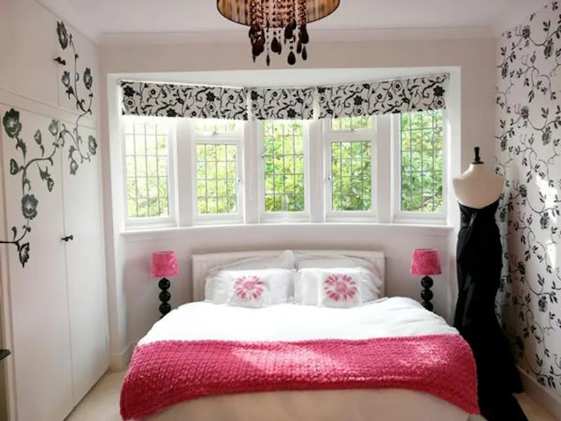 Bedroom at Film location D2170 in London (photo 11)