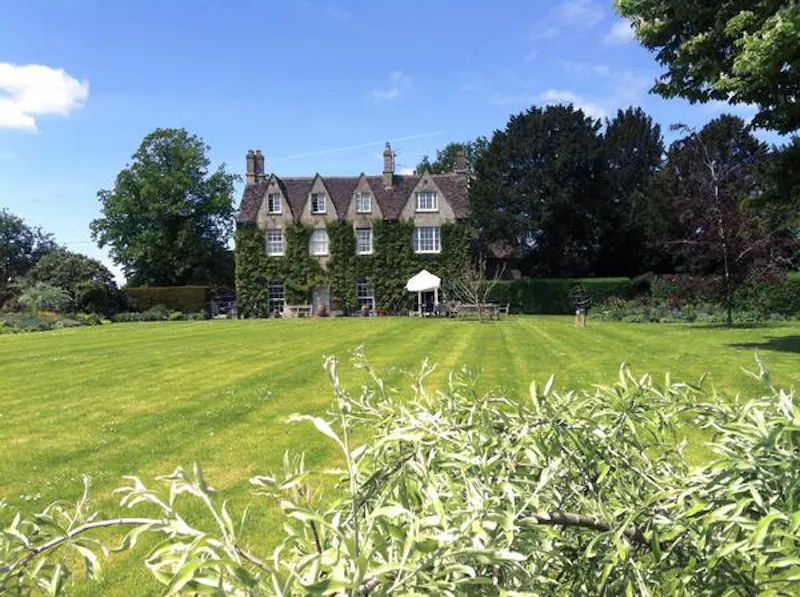 Garden at Broadwell country house, B1628 (photo 16)