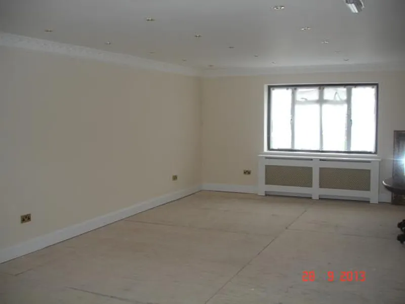 Vacant Hillingdon House, D2167 (photo 10)