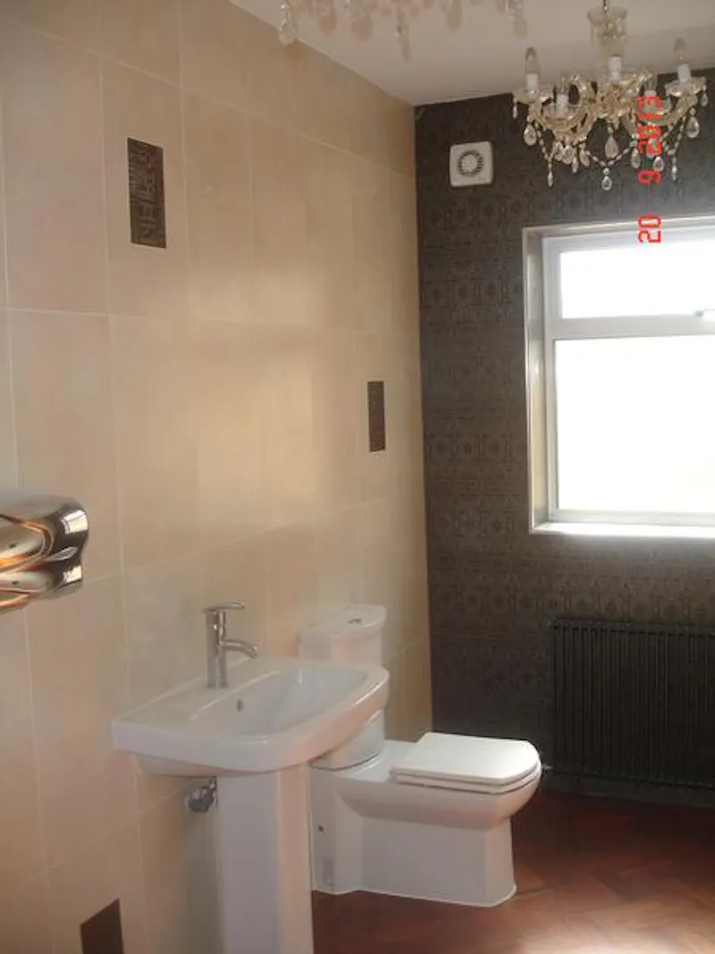 Vacant Hillingdon House, D2167 (photo 14)
