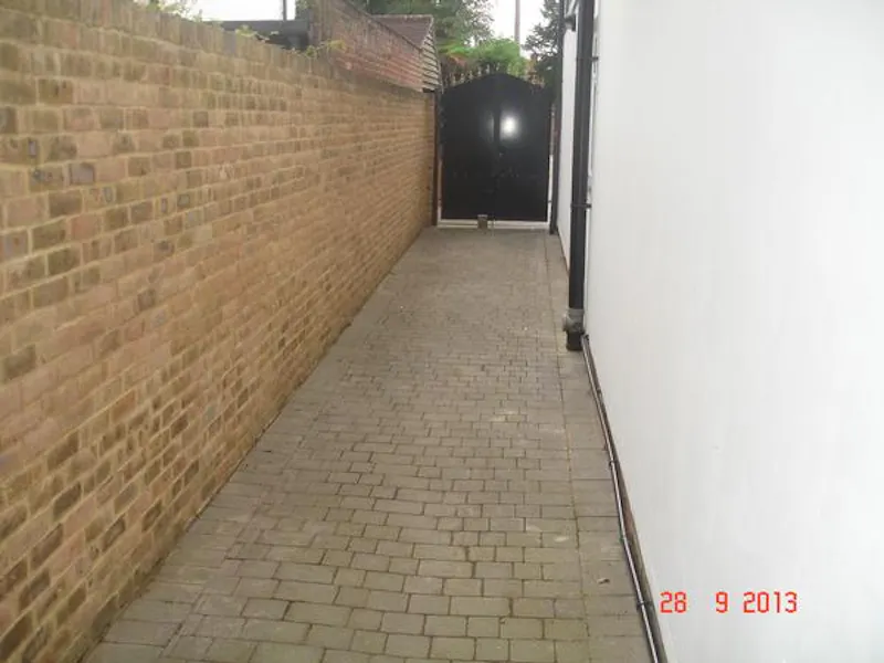 Vacant Hillingdon House, D2167 (photo 19)