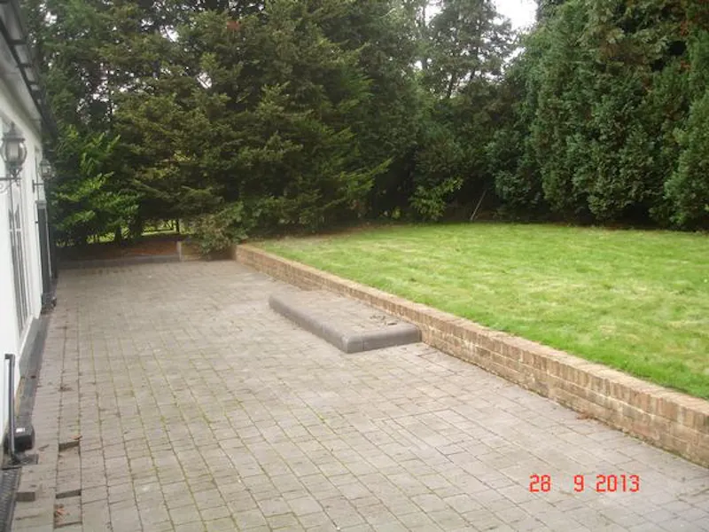 Terrace/Patio at Vacant Hillingdon House, D2167 (photo 20)