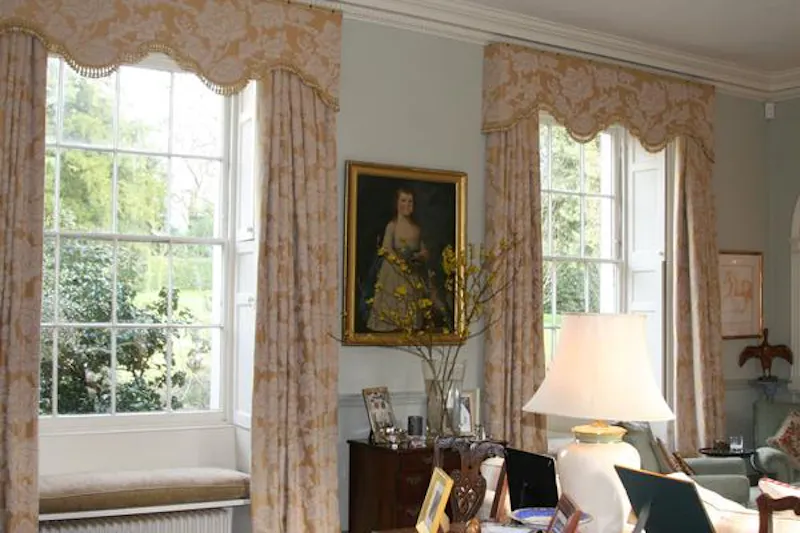 Charming Towcester rectory, A1335 (photo 5)