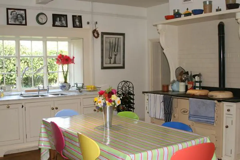 Charming Towcester rectory, A1335 (photo 8)