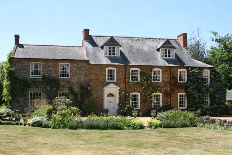 Charming Towcester rectory, A1335 (photo 27)
