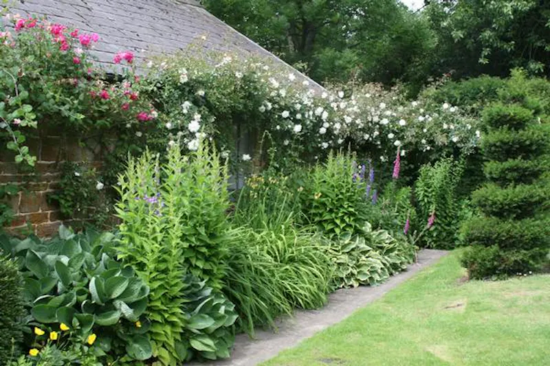 Garden at Charming Towcester rectory, A1335 (photo 32)