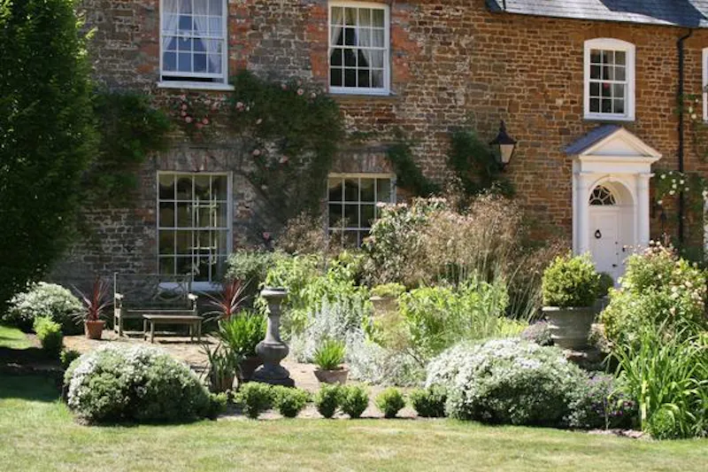 Charming Towcester rectory, A1335 (photo 37)