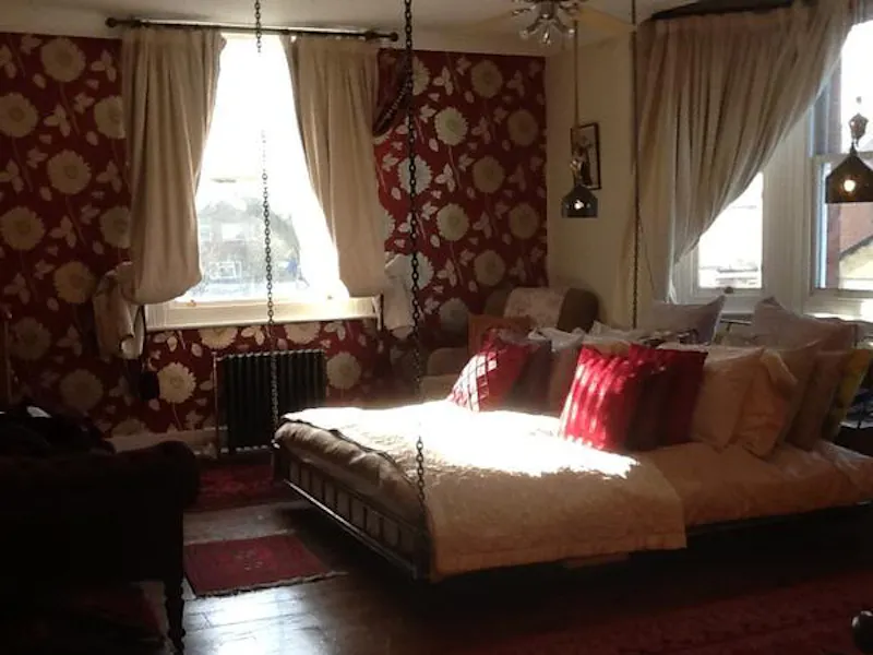 Double fronted Egham house, B1629 (photo 10)