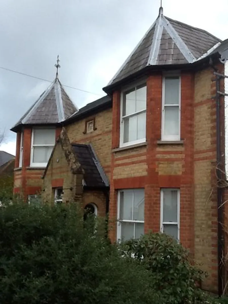 Double fronted Egham house, B1629 (photo 17)