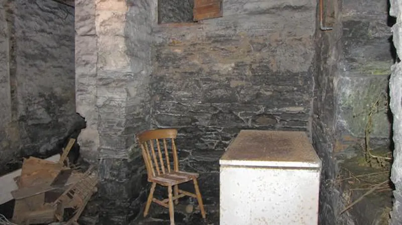 Stunning Kilcreggan stone house, B1630 (photo 34)