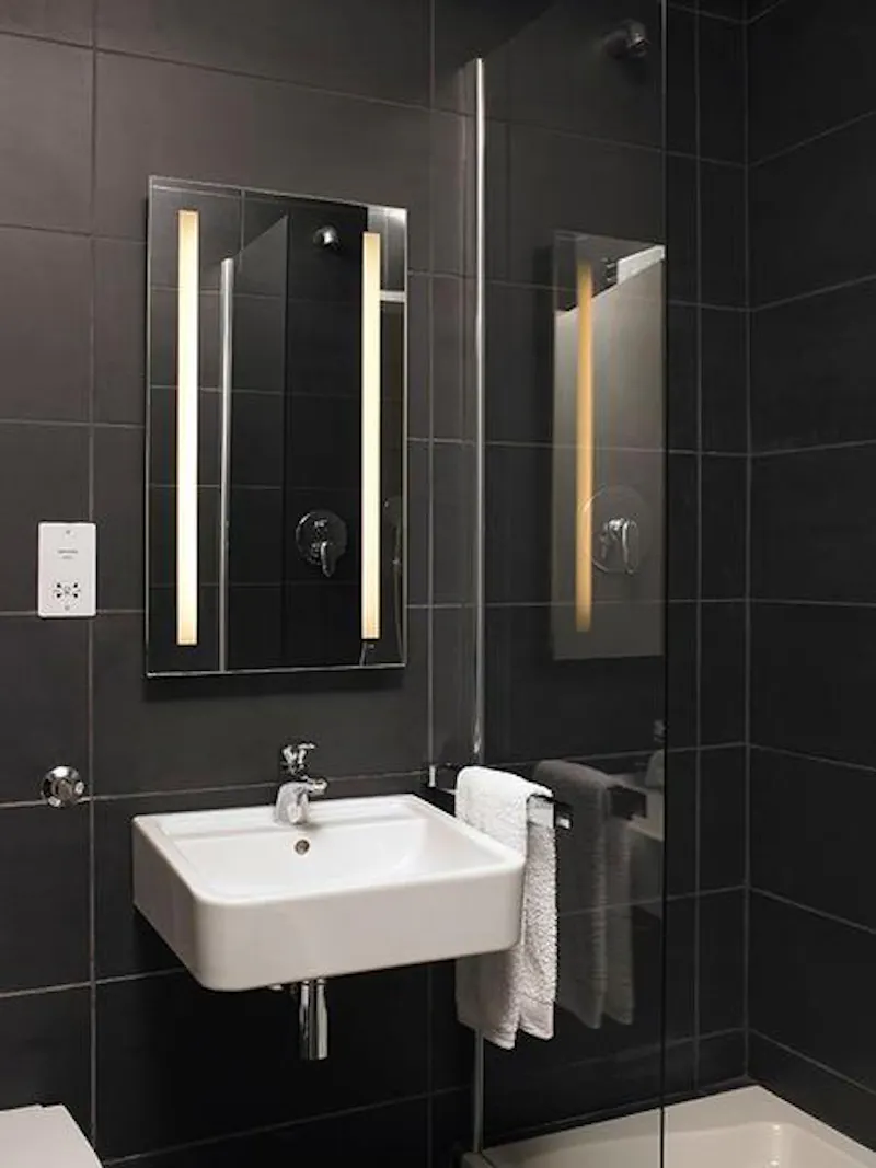 Bathroom at Haggerston modern black box , K382 (photo 28)