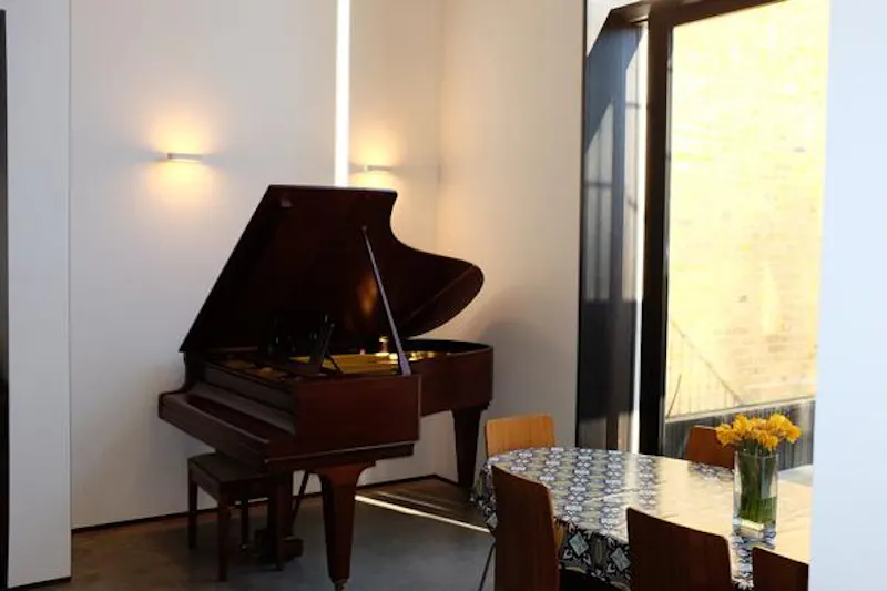 Piano at Ultra-modern Camberwell house, K387 (photo 10)