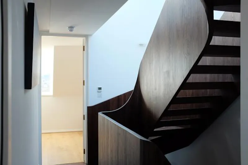 Staircase at Ultra-modern Camberwell house, K387 (photo 11)