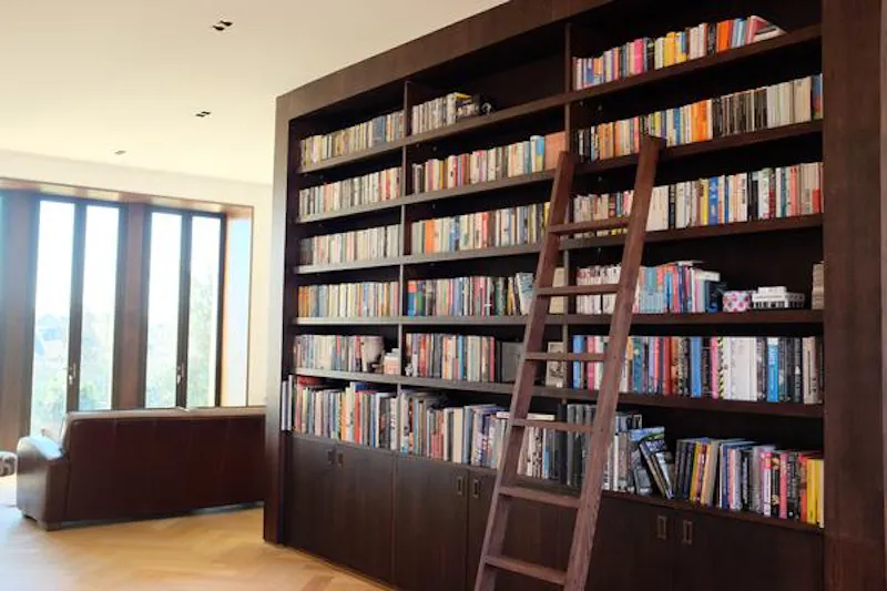 Library at Ultra-modern Camberwell house, K387 (photo 19)