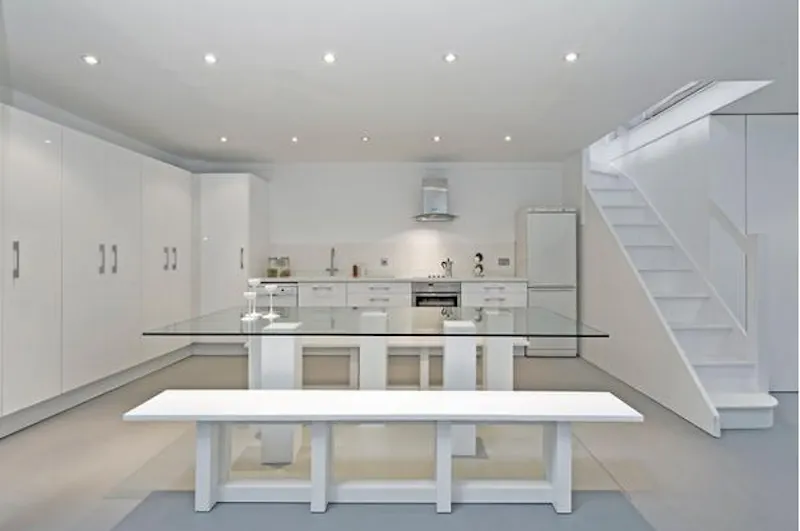 Dining room at Battersea studio apartment , F1042 (photo 2)