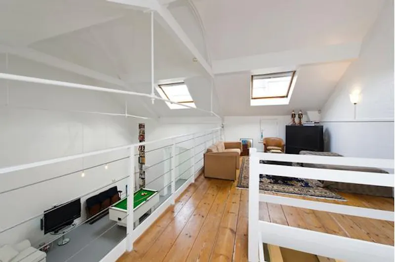 Floor - wooden at Battersea studio apartment , F1042 (photo 8)