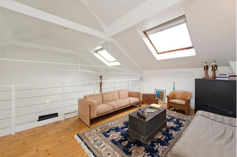 Bedroom at Battersea studio apartment , F1042 (photo 9)
