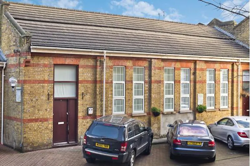 Driveway at Battersea studio apartment , F1042 (photo 11)