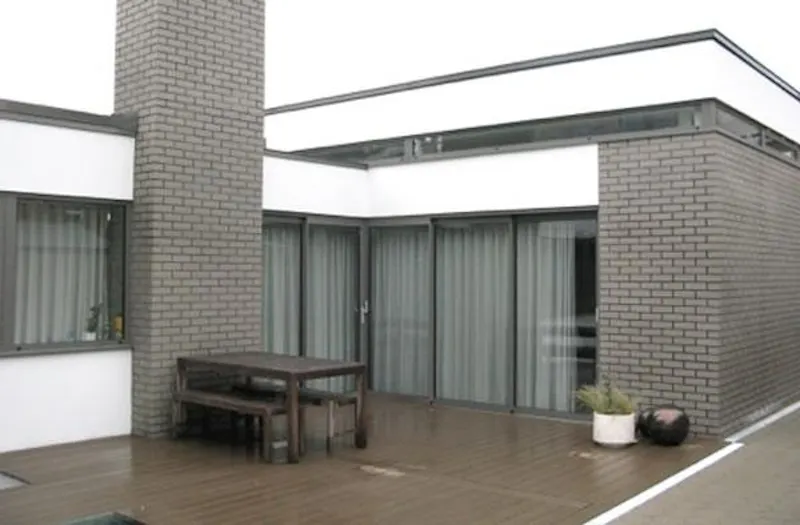 Roof terrace at Grey & white Hertford house, K384 (photo 15)