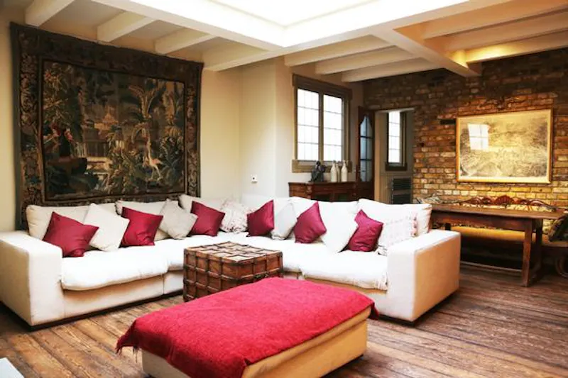 Beams at Luxury Battersea Apartment, F1043 (photo 1)