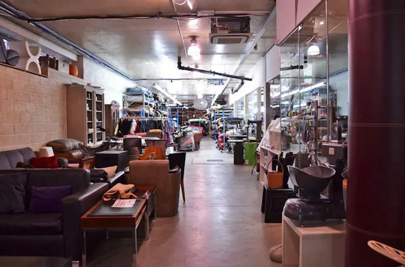 Whitechapel factory and shop, Q93 (photo 26)