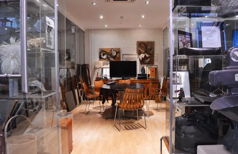 Whitechapel factory and shop, Q93 (photo 28)