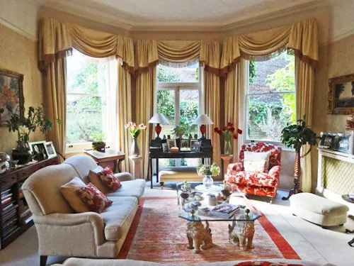 Traditional Wimbledon apartment, F1044