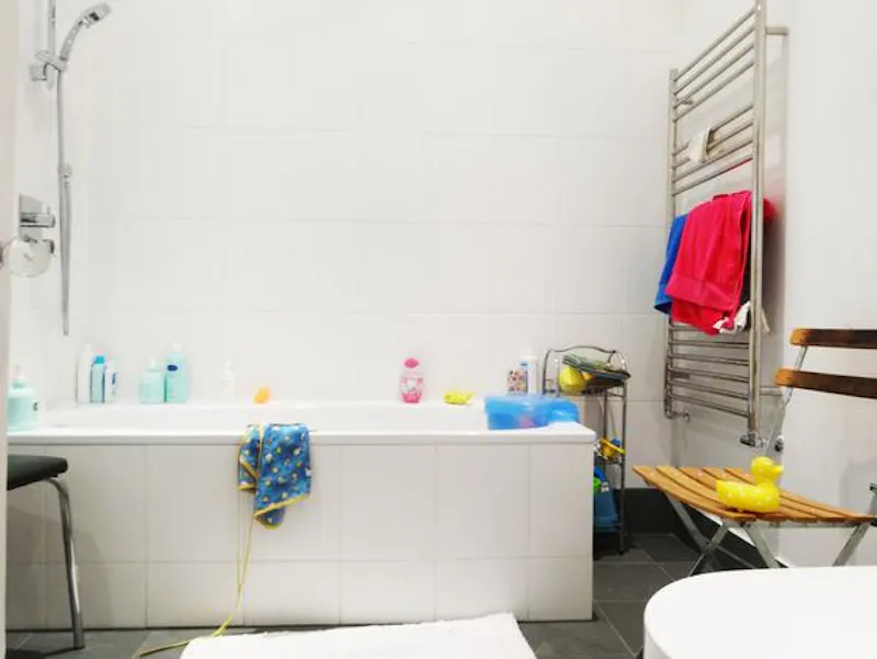 Bathroom at Colourful Wimbledon apartment, F1045 (photo 12)
