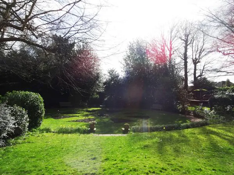 Garden at Colourful Wimbledon apartment, F1045 (photo 19)