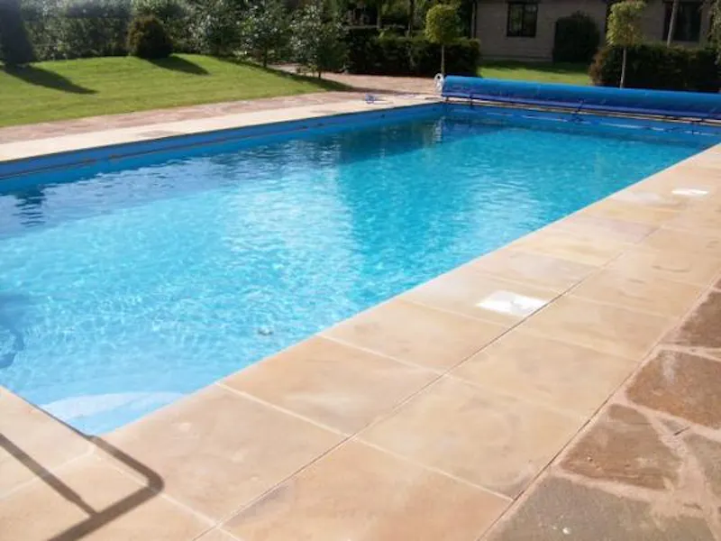 Swimming pool - outdoor at Film location L647 in Northamptonshire (photo 13)