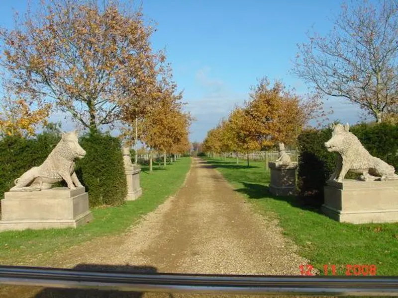 Garden - formal at Film location L647 in Northamptonshire (photo 29)