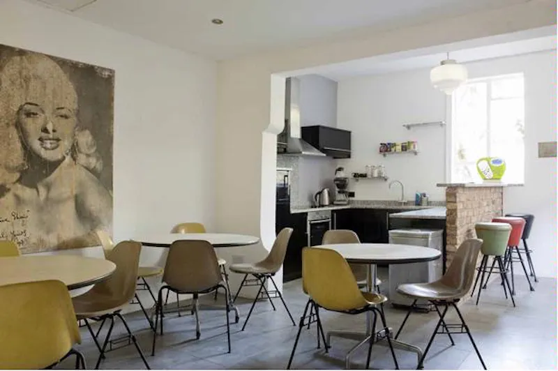 Kitchen at Eclectic Stoke Newington house, B1516 (photo 22)