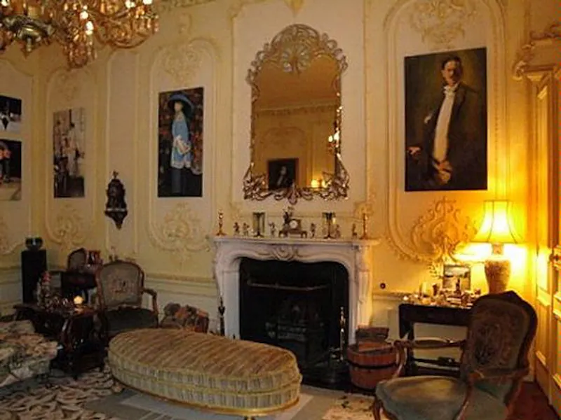 Fireplace at Film location H113 in Scotland (photo 9)
