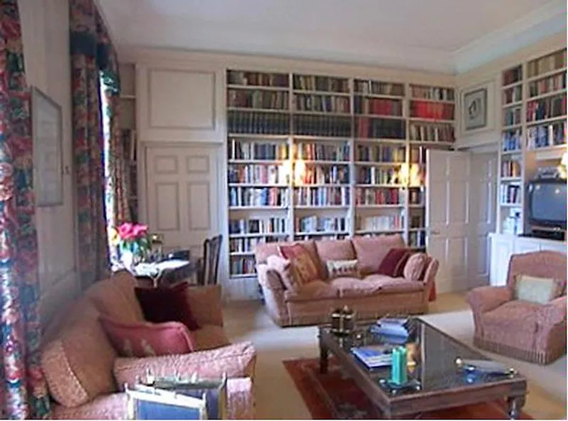 Library at Film location H113 in Scotland (photo 10)