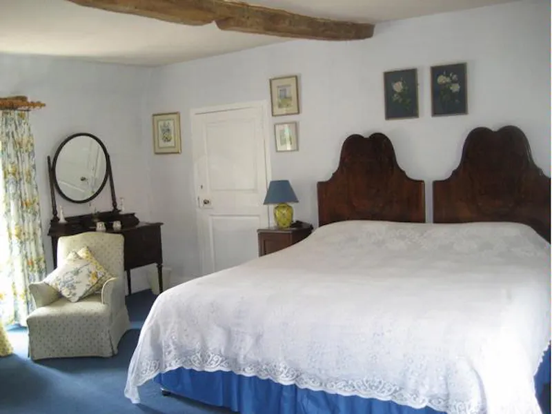 Bedroom at Manor House in Bicester, A1000 (photo 12)