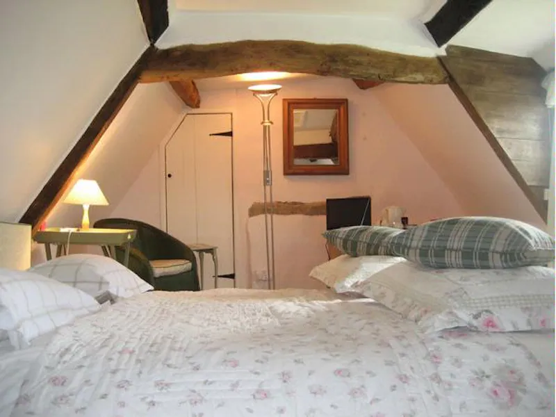 Bedroom at Manor House in Bicester, A1000 (photo 13)