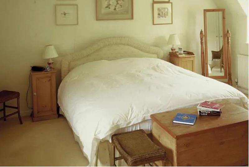 Bedroom at Manor House in Bicester, A1000 (photo 15)
