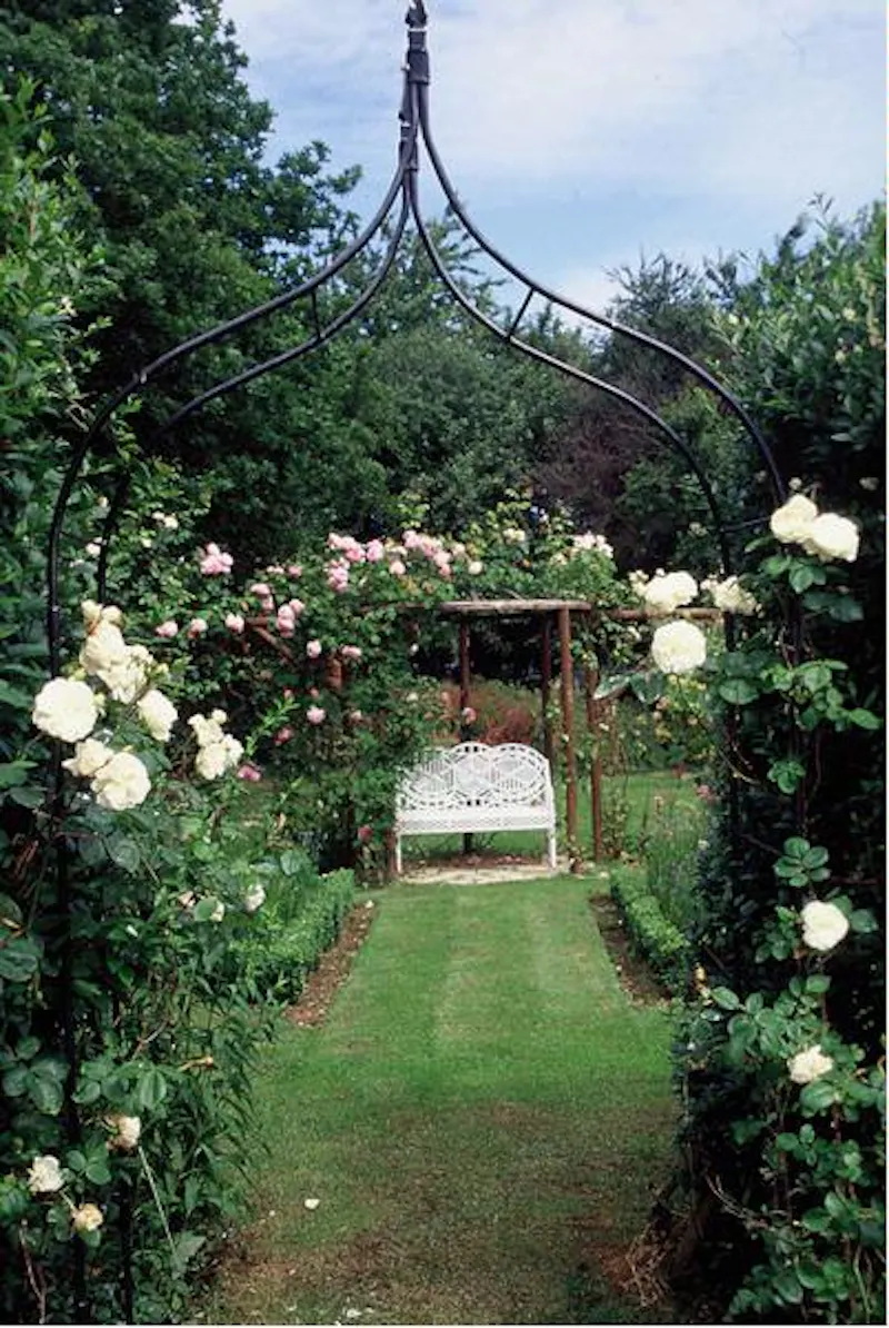 Garden at Manor House in Bicester, A1000 (photo 22)