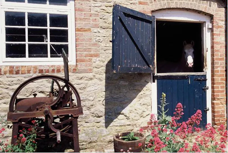 Stable / Outbuildings at Manor House in Bicester, A1000 (photo 26)