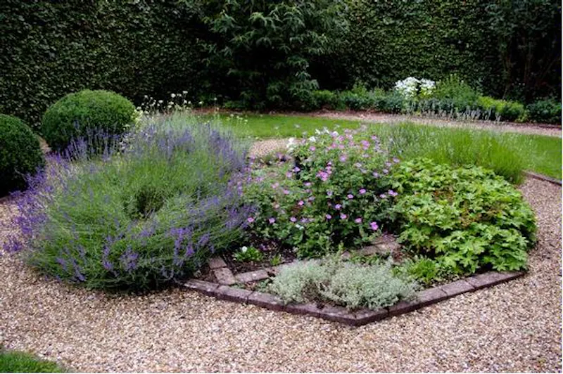 Film location D2080 in Surrey (photo 11)