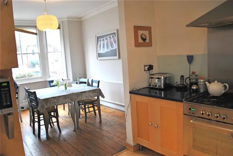 Kingston family house, B1610 (photo 16)