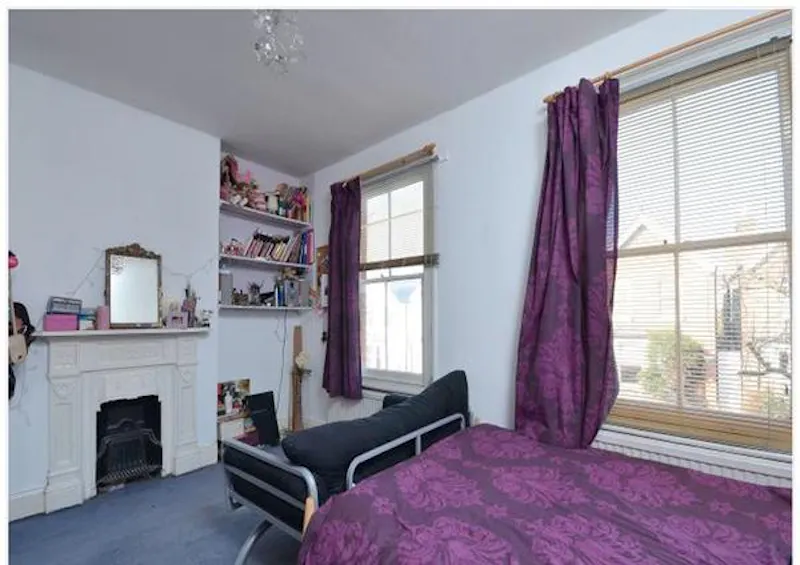 Bedroom at Kingston family house, B1610 (photo 21)