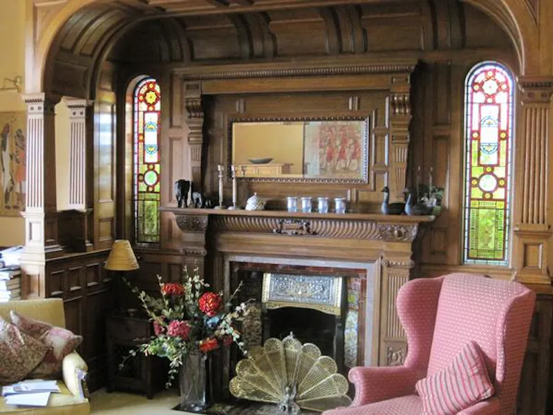 Fireplace at Manor house in Shrewsbury, B1612 (photo 4)