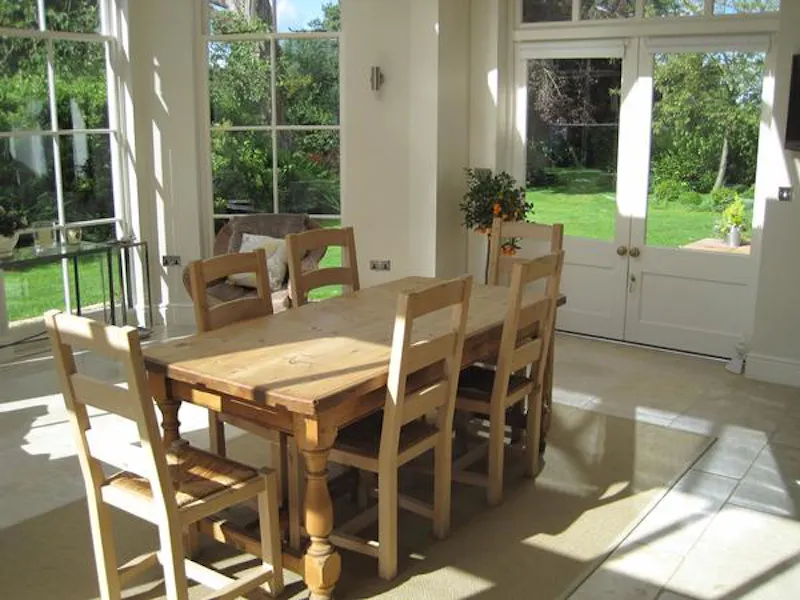 Dining room at Manor house in Shrewsbury, B1612 (photo 14)