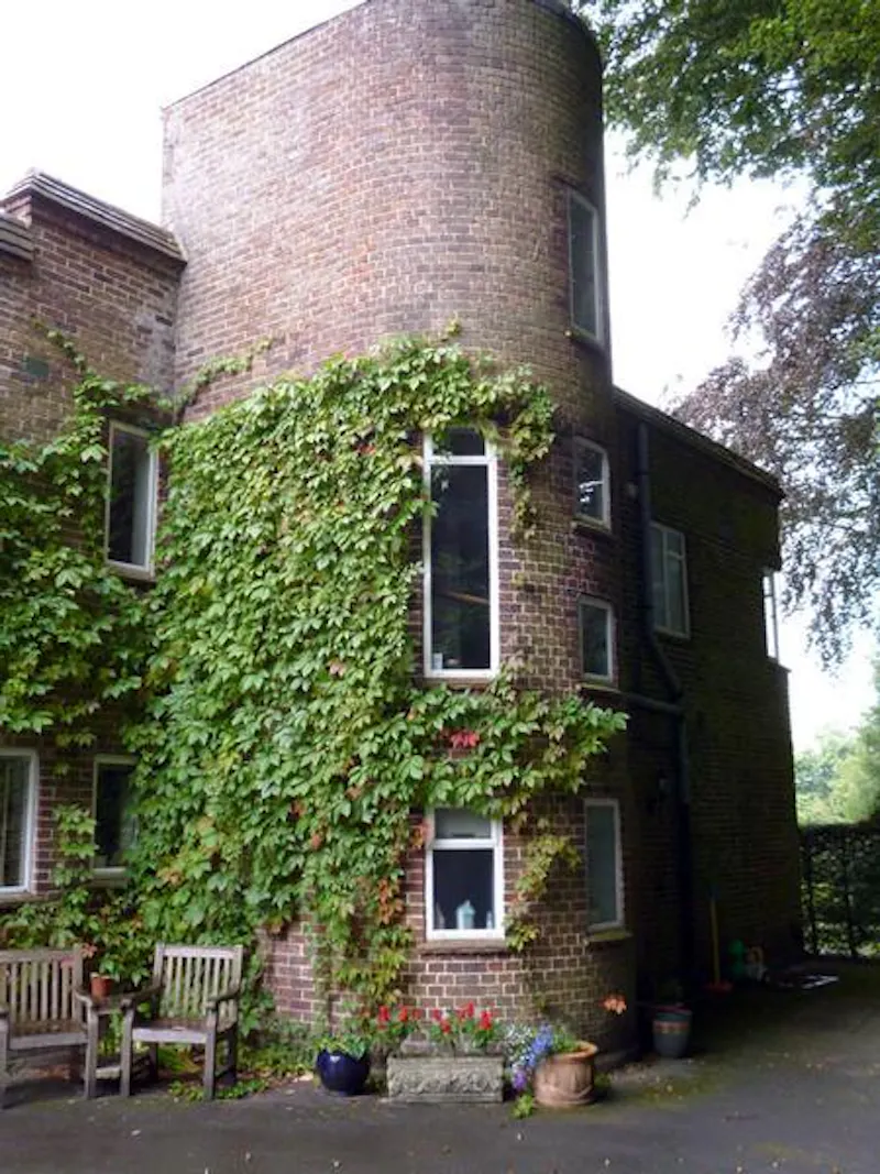 Farnham art deco house, E388 (photo 39)