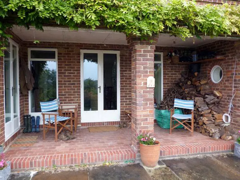 Terrace/Patio at Farnham art deco house, E388 (photo 38)
