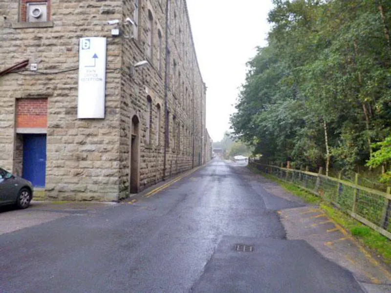 Driveway at Large factory space near Burnley, N241 (photo 29)