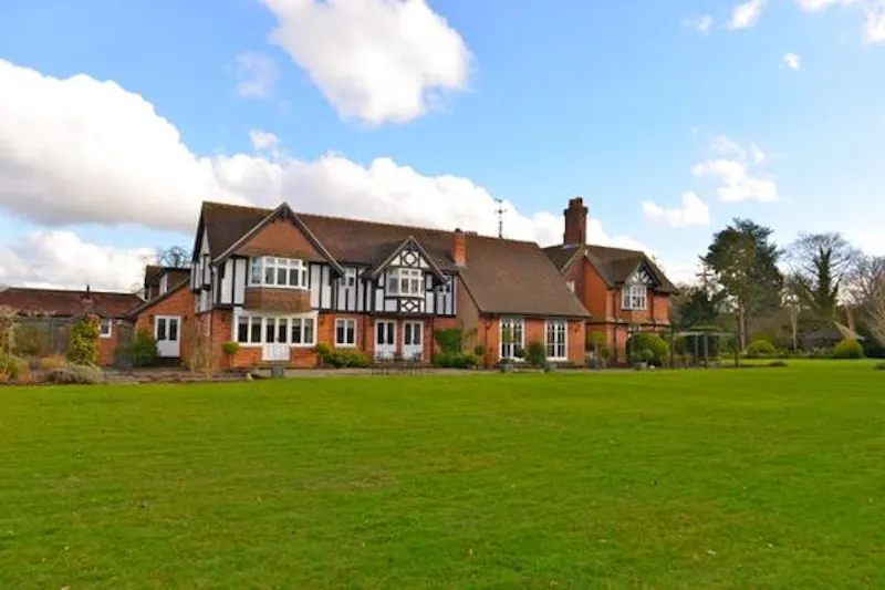 Garden at Film location D2172 in Buckinghamshire (photo 34)