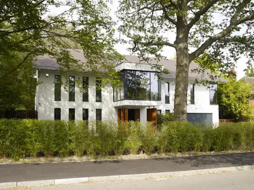 Glamorous Northwood house, K385